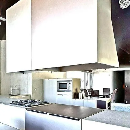 Villa Sleeps 8 Pool Air Con Wifi *
