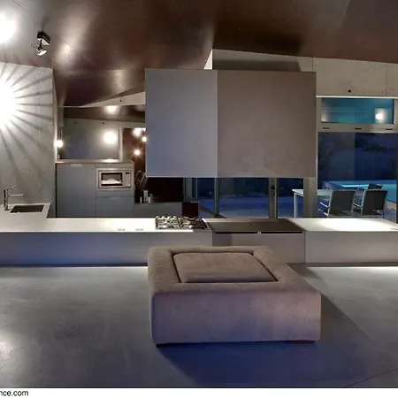 Sleeps 8 Pool Air Con Wifi Villa *