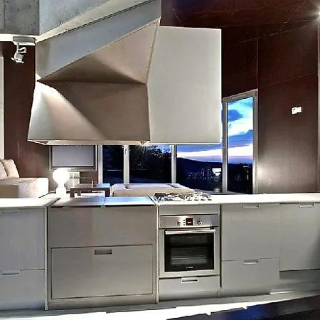 Sleeps 8 Pool Air Con Wifi *